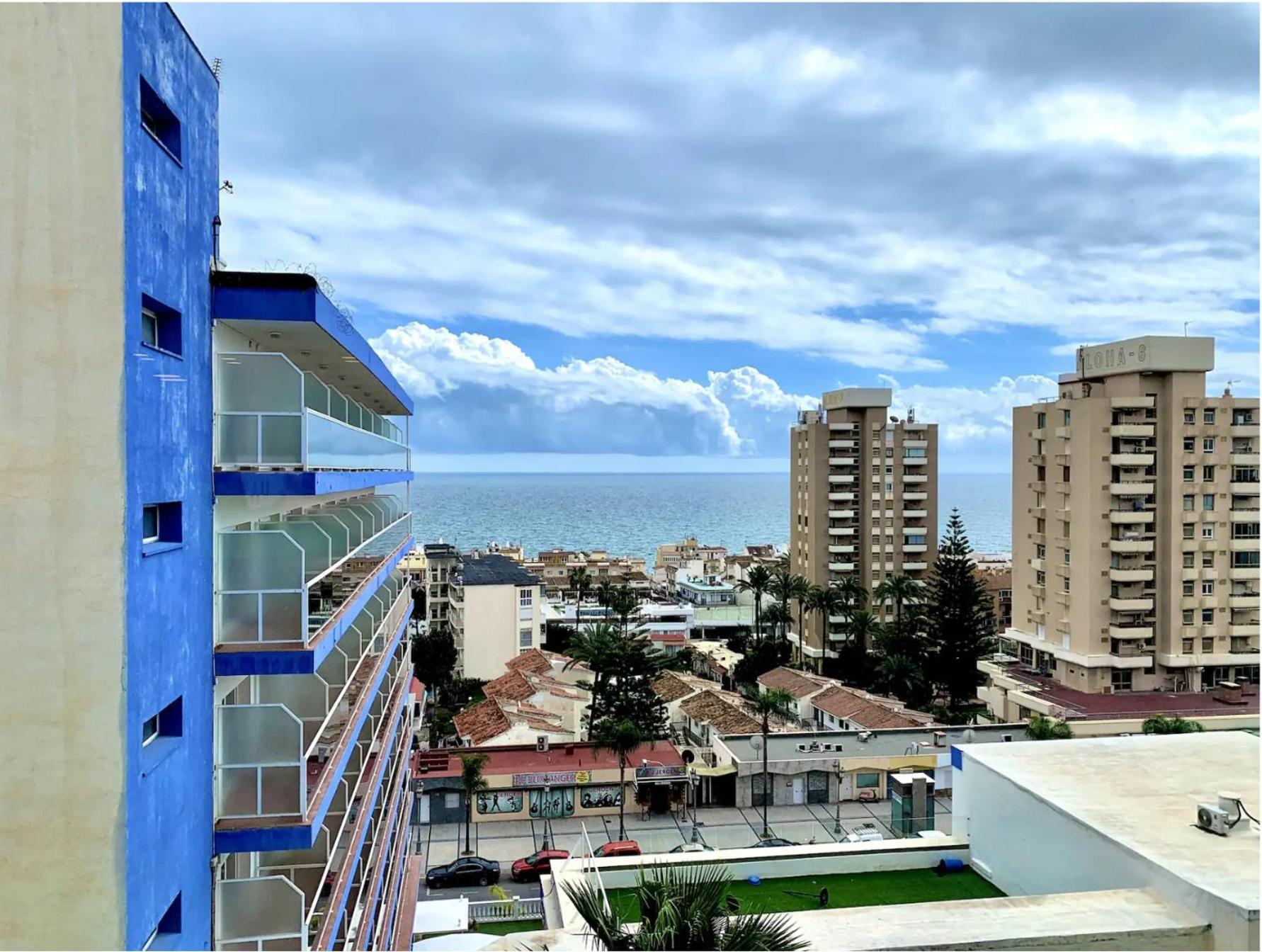 Inviting Studio With Sea View Torremolinos Bagian luar foto
