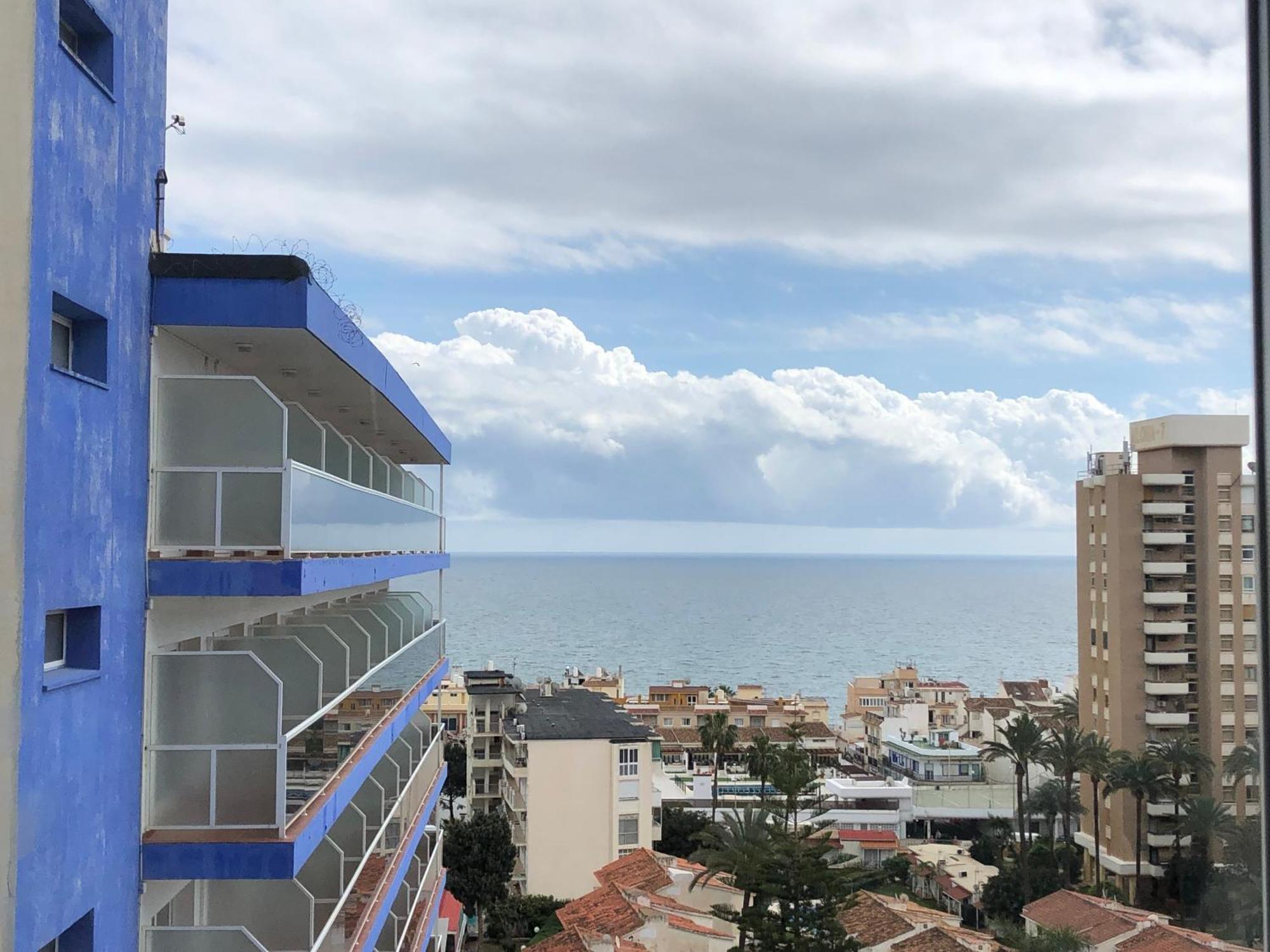 Inviting Studio With Sea View Torremolinos Bagian luar foto