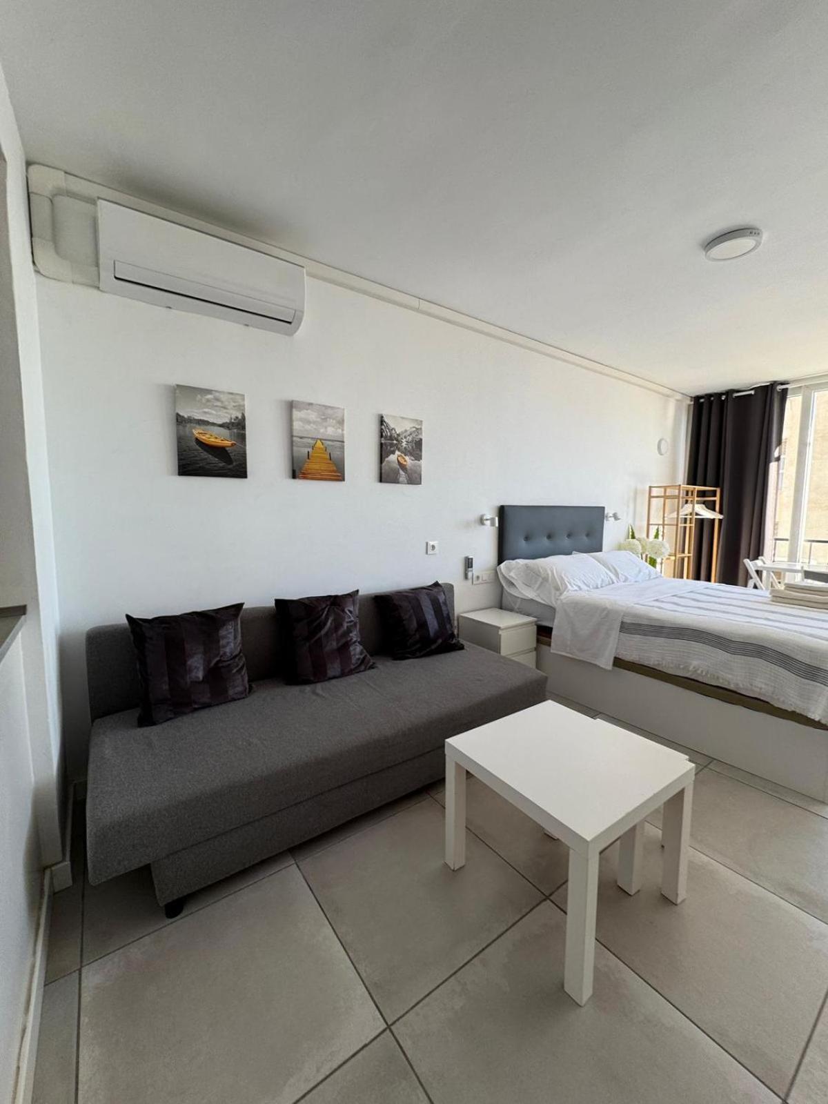 Inviting Studio With Sea View Torremolinos Bagian luar foto